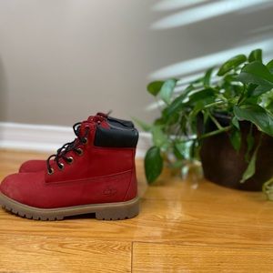RED TIMBERLAND ORIGINAL BOOTS